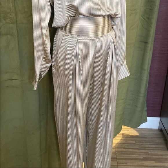Geoffrey Beene Elegant Beige Women's  100% silk Pantsuit, US6 - Picture 7 of 12
